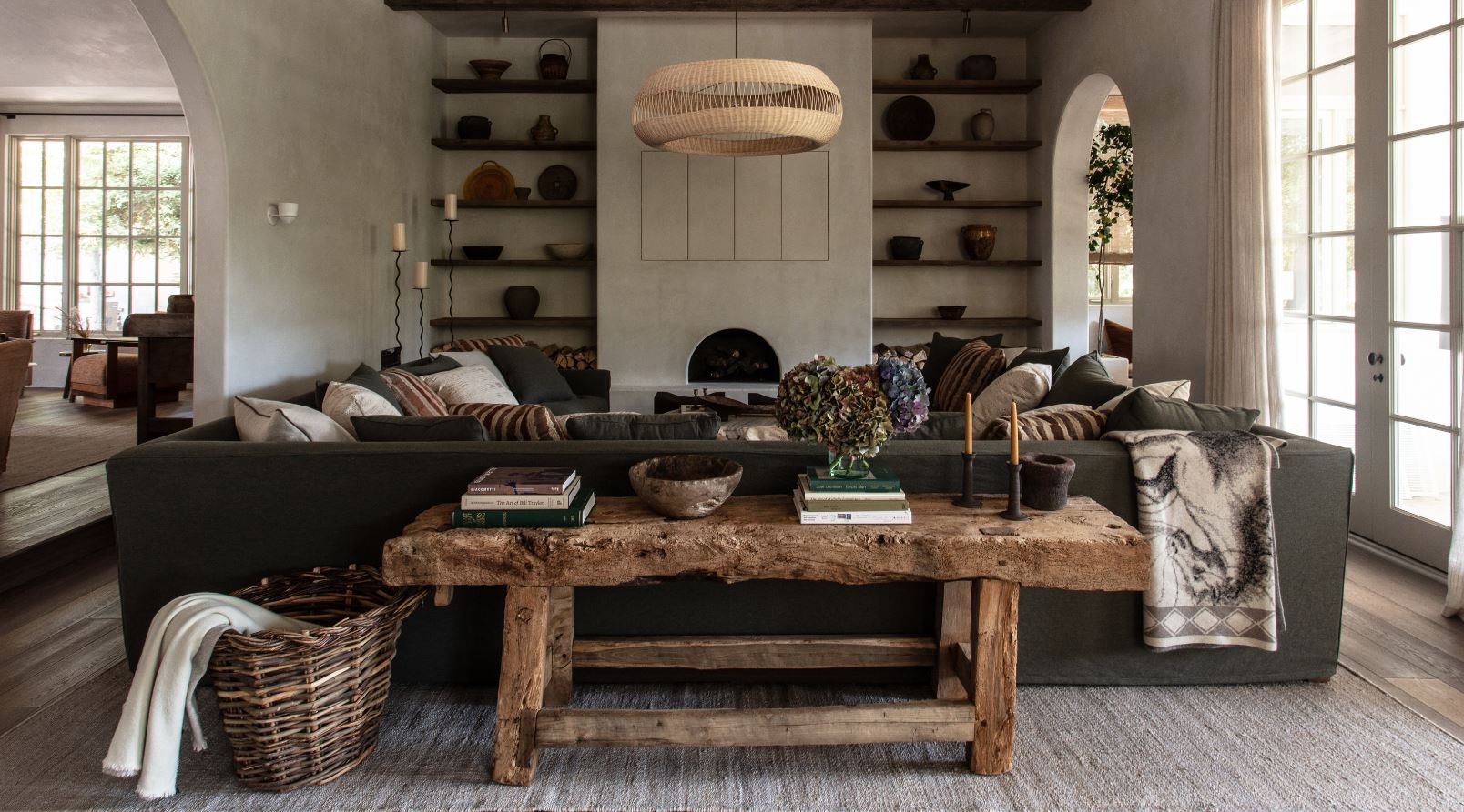 Balancing Warmth and Clarity in Modern Space